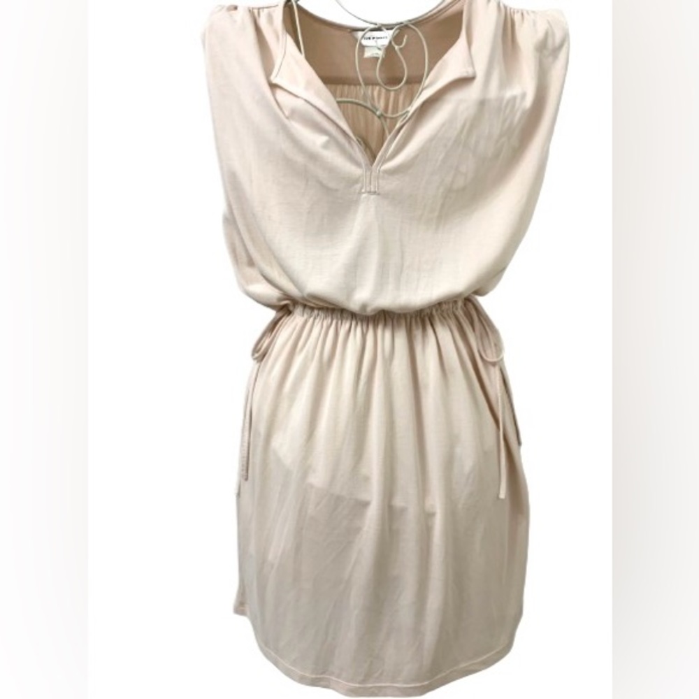 Club Mónaco tie waist dress robe almond/ Amanda XS v- neck size XS polyester